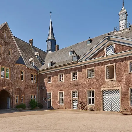 Schloss Hotel 3*