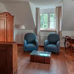 Schloss 3*